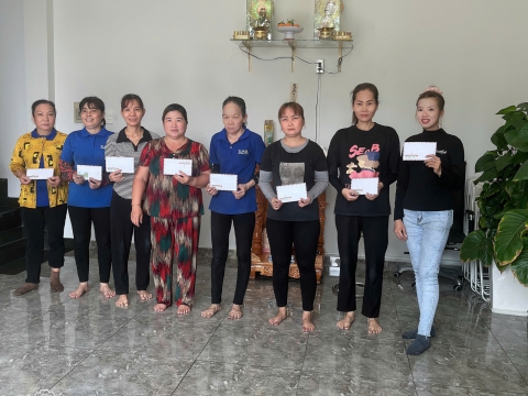 cty-tlp-tan-phu-tang-qua-8-thang-3